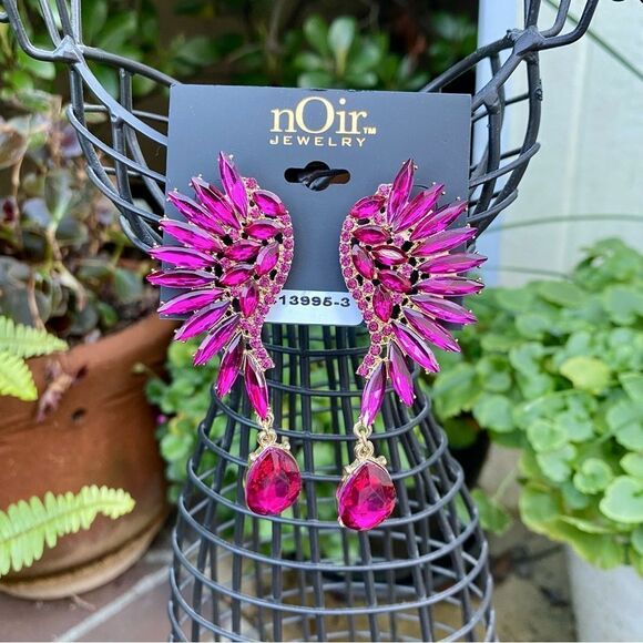 Noir Jewelry Pink & Gold Dangle Rhinestone Post Earrings. NWOT! - Picture 4 of 4